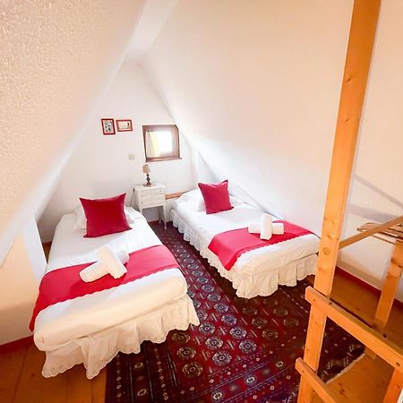 La Maison Bleue - Historic House In The Heart Of Riquewihr Exterior photo